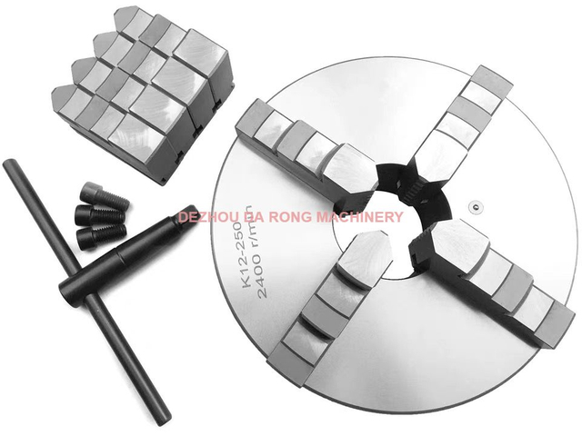 Четырехкулачковый самоцентрирующийся патрон